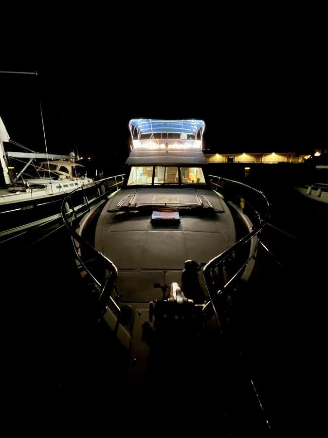 Navi Yacht A Sete, 2 A 8 Couchages, Privatif Hotell Exteriör bild