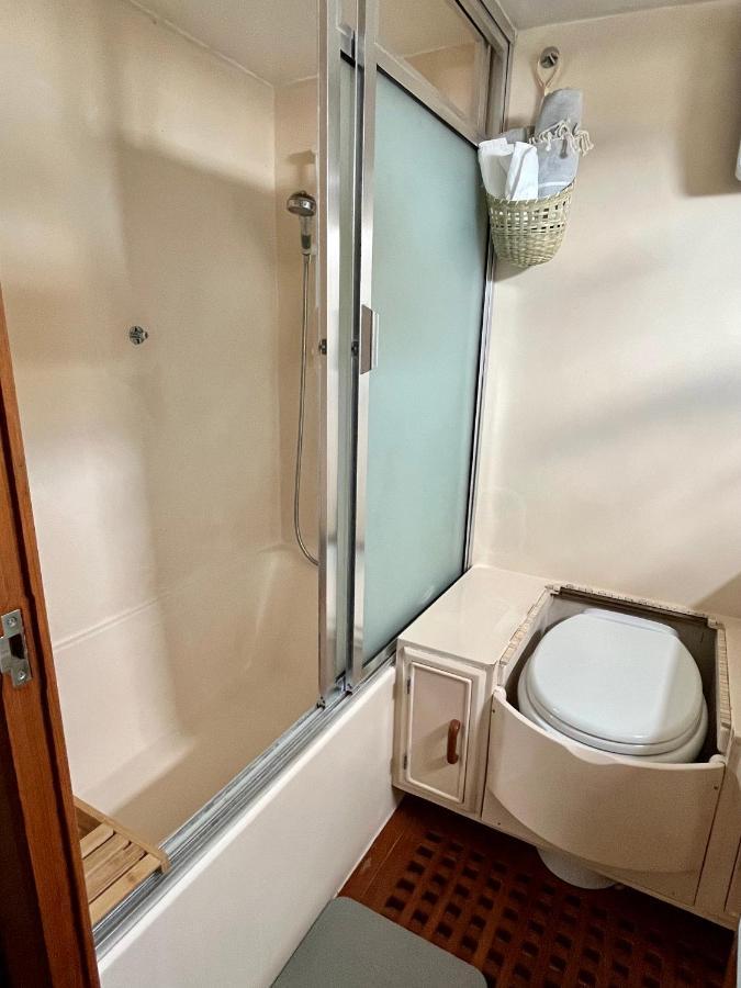 Navi Yacht A Sete, 2 A 8 Couchages, Privatif Hotell Exteriör bild