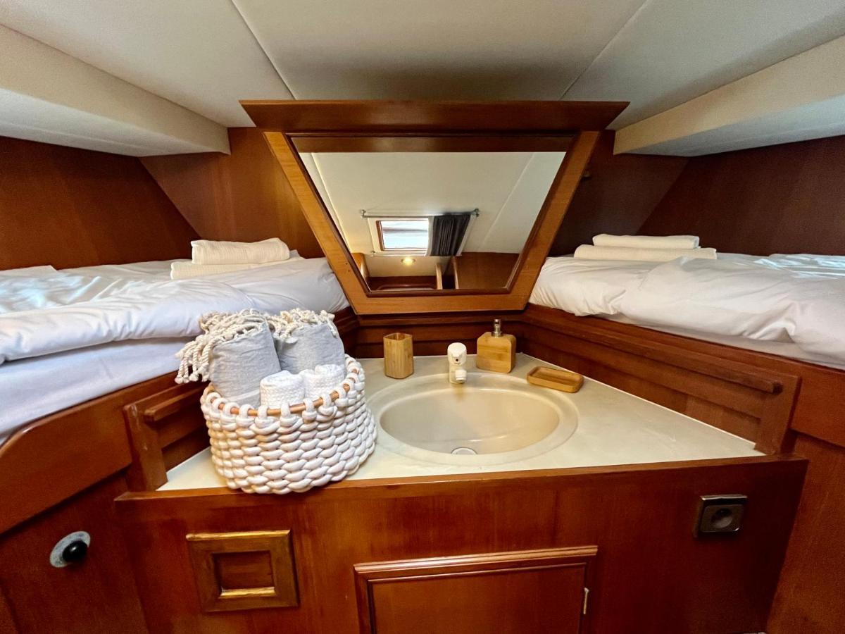 Navi Yacht A Sete, 2 A 8 Couchages, Privatif Hotell Exteriör bild