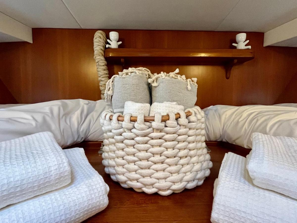 Navi Yacht A Sete, 2 A 8 Couchages, Privatif Hotell Exteriör bild