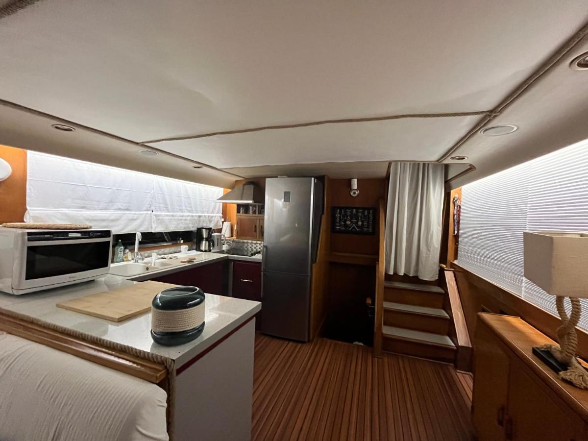 Navi Yacht A Sete, 2 A 8 Couchages, Privatif Hotell Exteriör bild