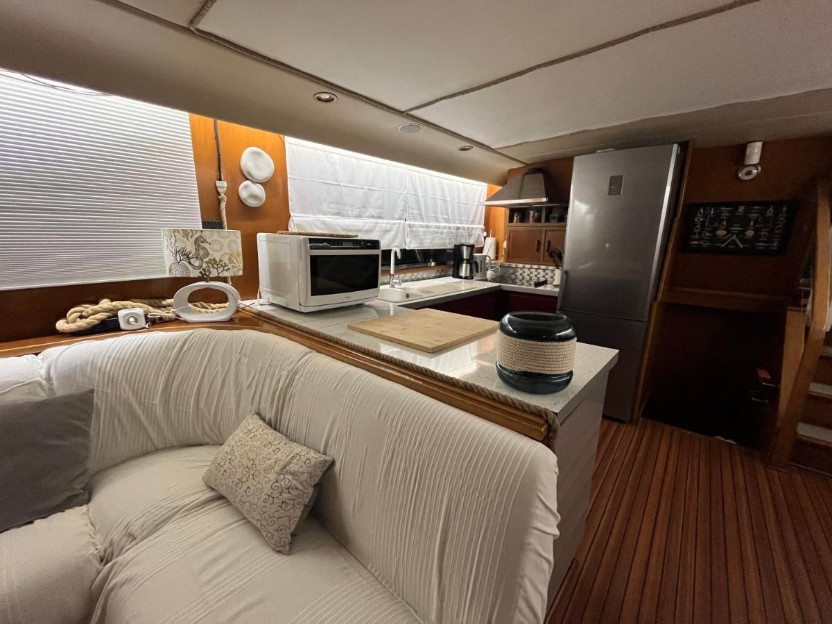 Navi Yacht A Sete, 2 A 8 Couchages, Privatif Hotell Exteriör bild